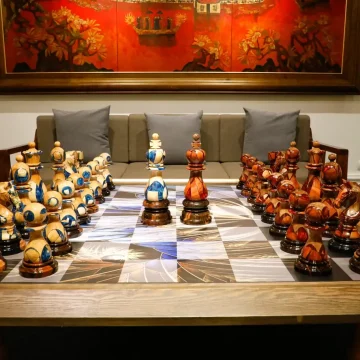 Full Set Giant Deluxe Chess Pieces with Board - High End Blended of Wood and Resin.