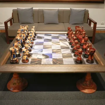 Full Set Giant Deluxe Chess Pieces with Board - High End Blended of Wood and Resin.